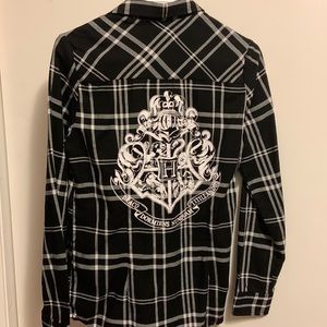 Hot Topic Black Plaid Button Down Shirt with Crest